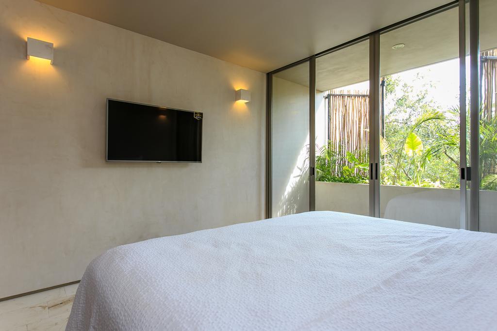 Eco-Chic Design Condos Wrapped In Nature'S Elements By Stella Rentals Tulum Room photo